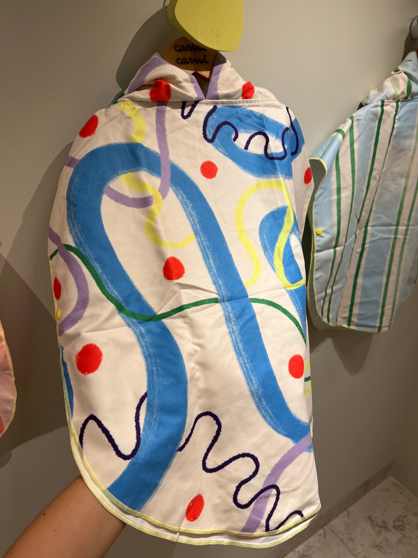 Multi Scribbles Poncho
